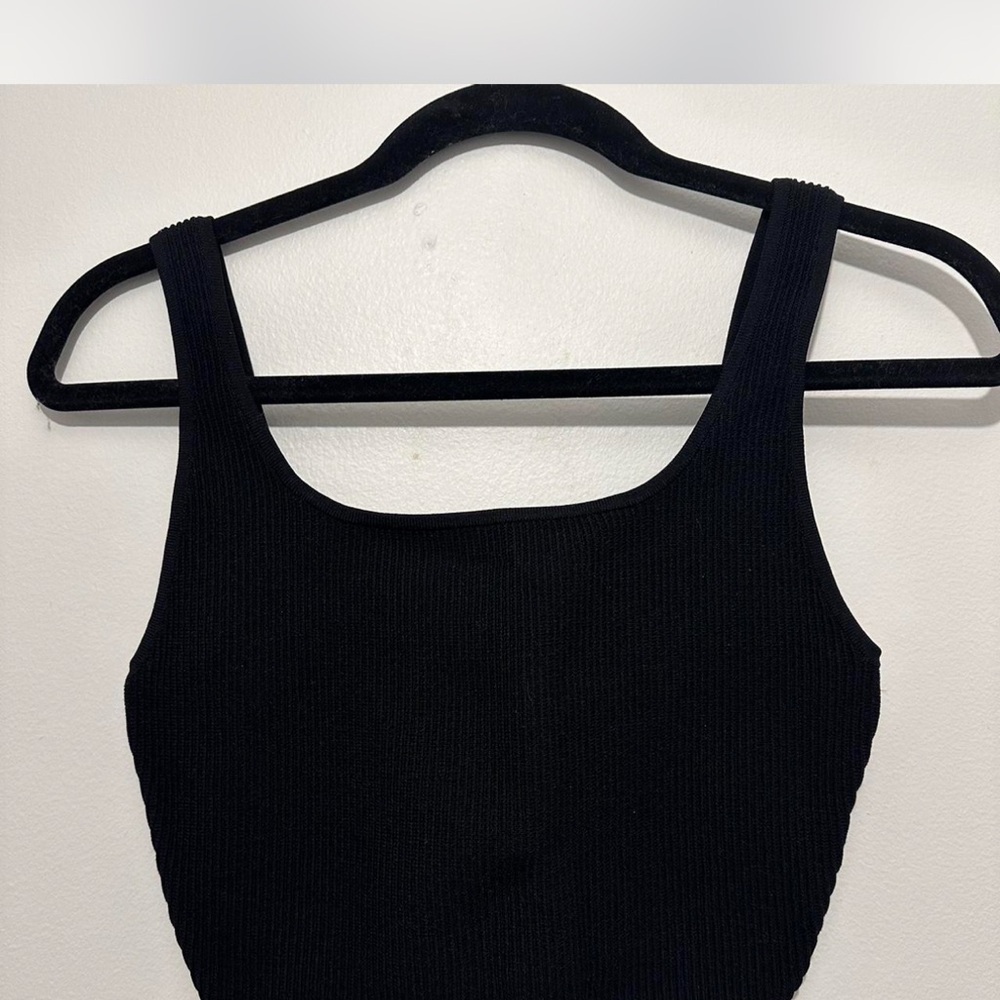 Black Aritzia Crop Top
